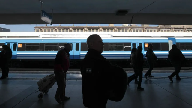 Se Levant El Sorpresivo Paro Del Tren Sarmiento Que Se Sum A La